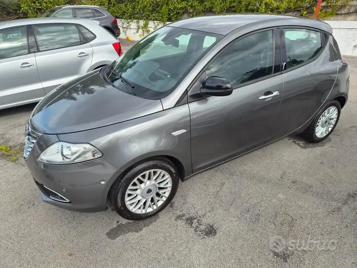 Lancia Ypsilon 2014 photo 2