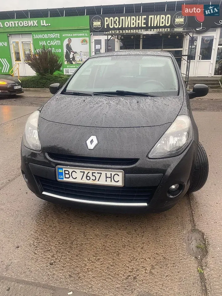 Renault Clio 2011 photo 2