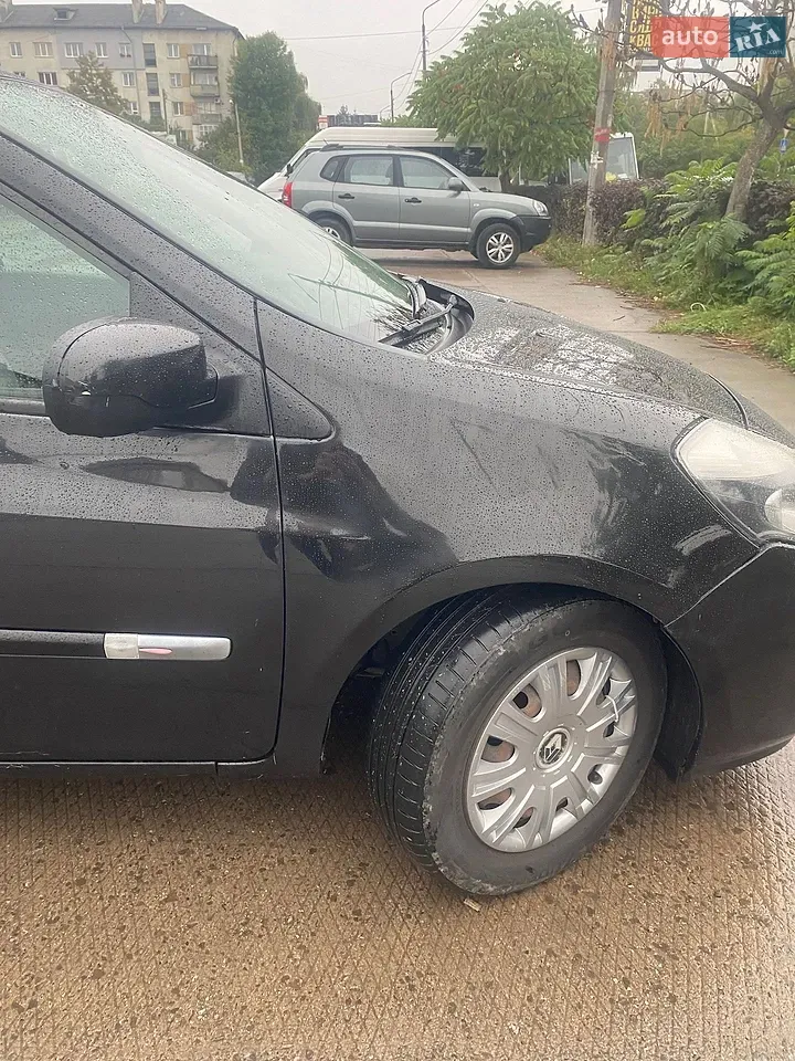 Renault Clio 2011 photo 5