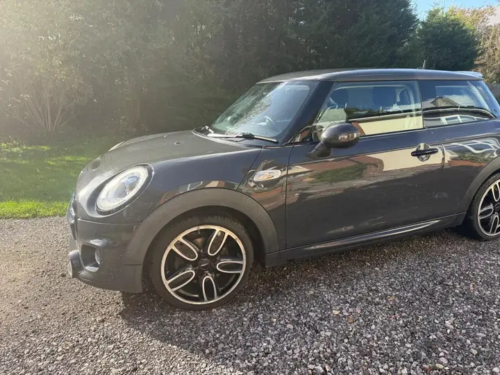 Mini Cooper S 2017 photo 2