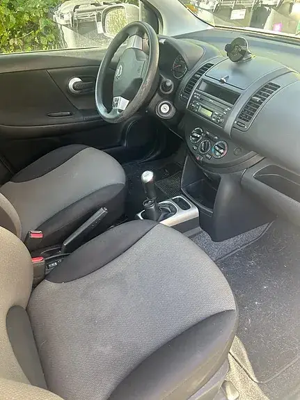 Nissan Note 2011 photo 3