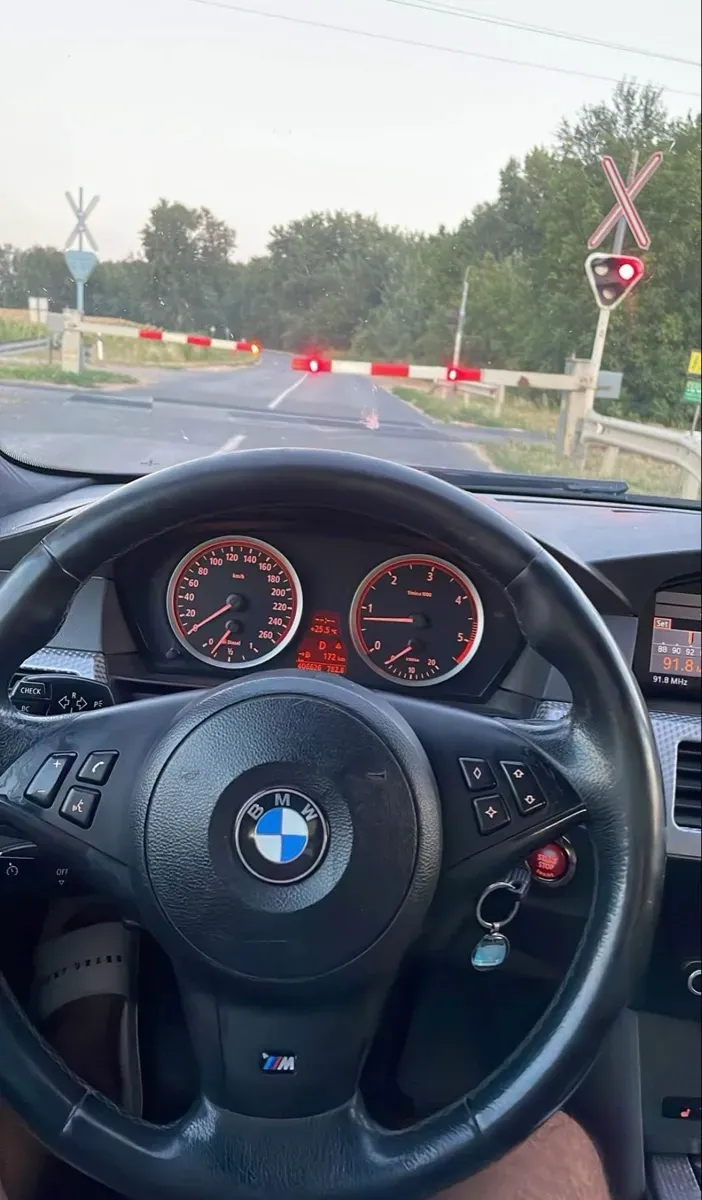 BMW 5 Series 2006 photo 3