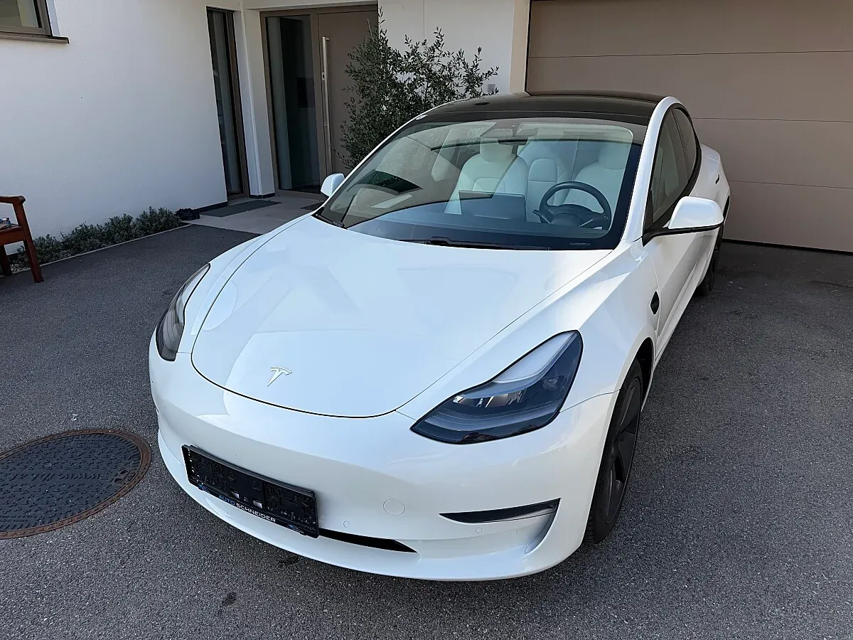 Tesla Model 3 2021 photo 2
