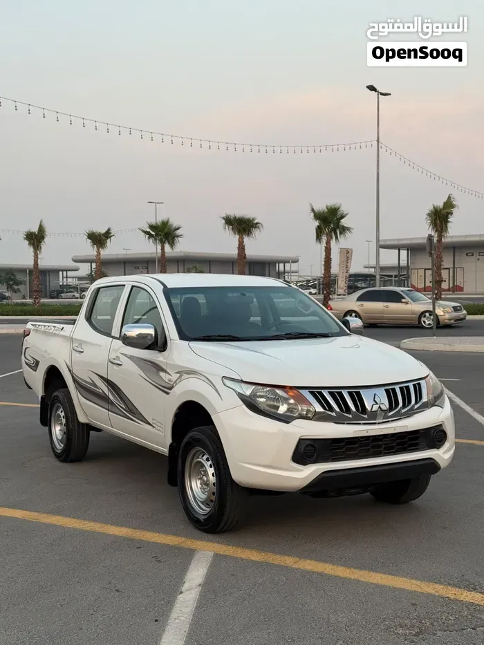Mitsubishi L200 2016 photo 3