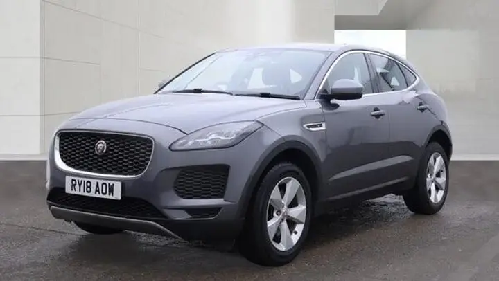 Jaguar E-Pace 2018 photo 4