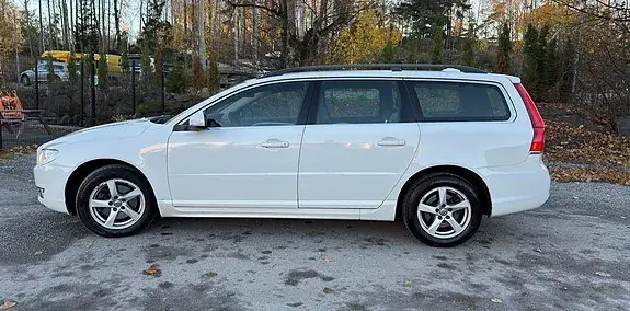 Volvo V70 2016 photo 2