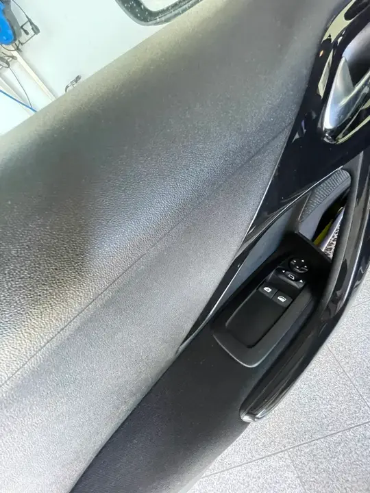 Peugeot 208 2018 photo 2