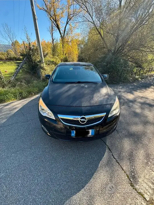 Opel Astra 2011 photo 4