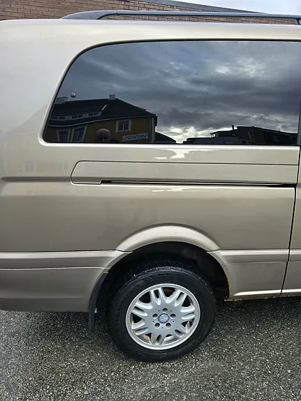 Mercedes-Benz Viano 2011 photo 2