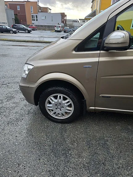 Mercedes-Benz Viano 2011 photo 3