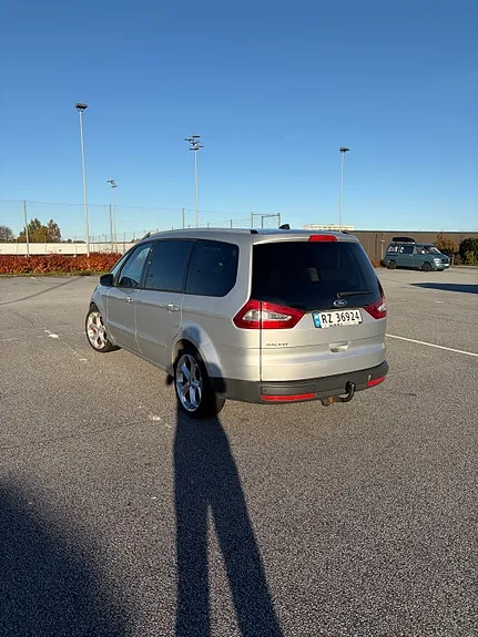 Ford Galaxy 2012 photo 5