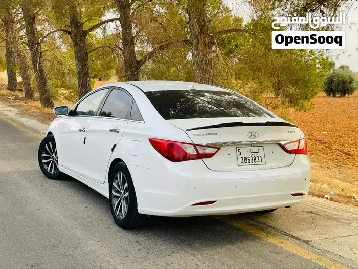 Hyundai Sonata 2012 photo 2
