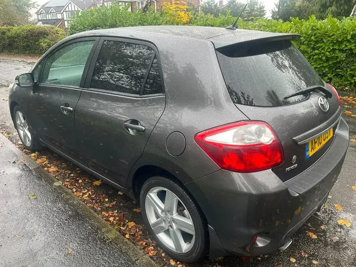 Toyota Auris 2010 photo 4