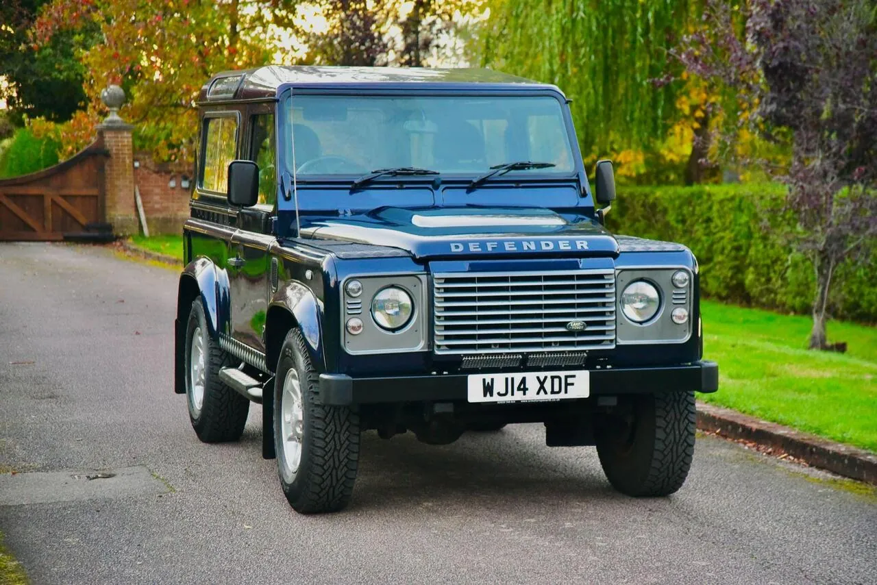 Land Rover Defender 90 2014 photo 3