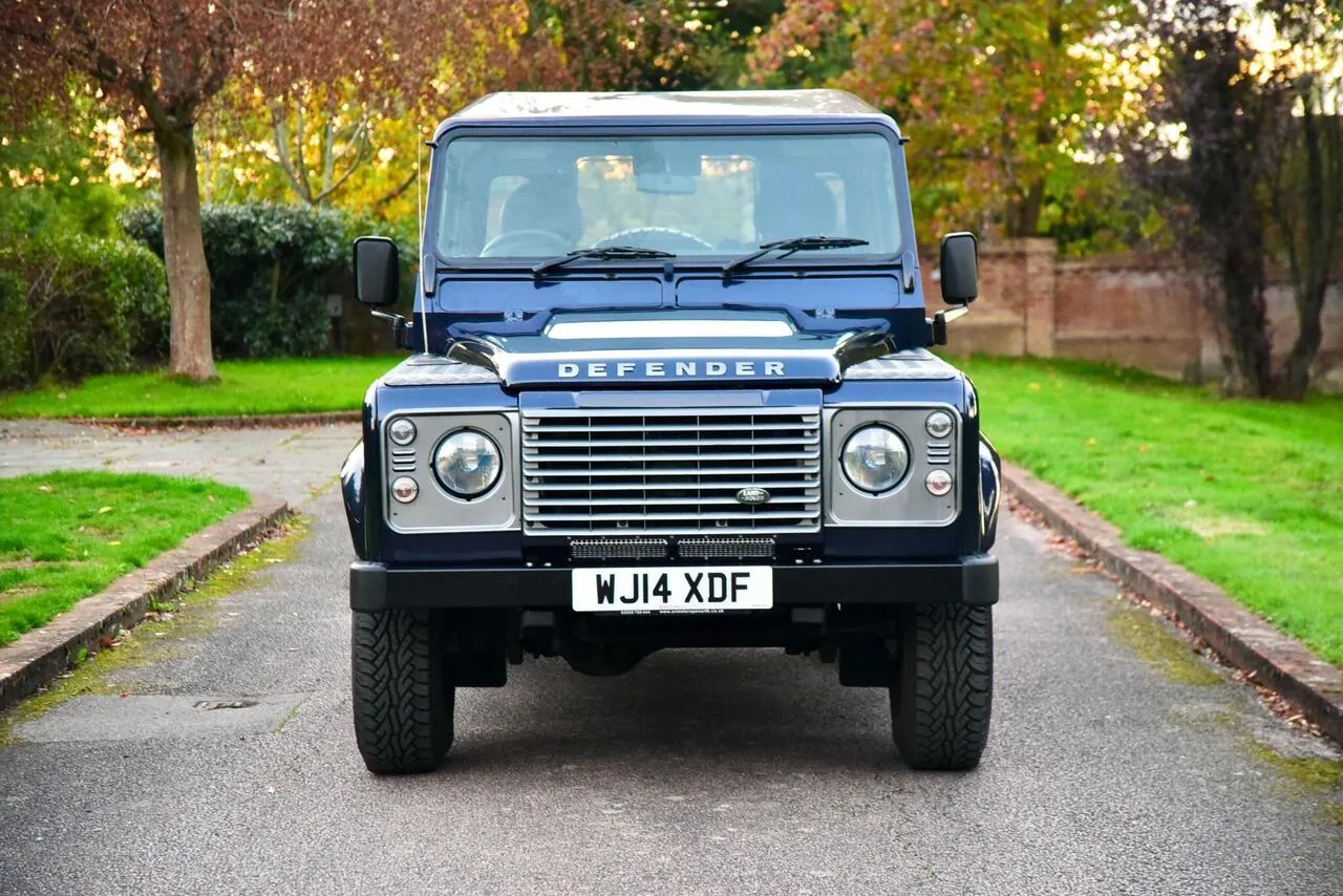 Land Rover Defender 90 2014 photo 5