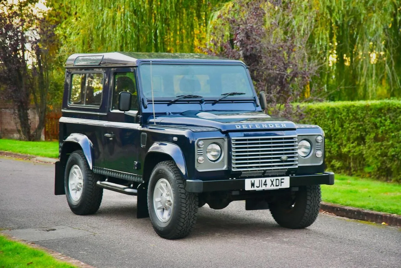 Land Rover Defender 90