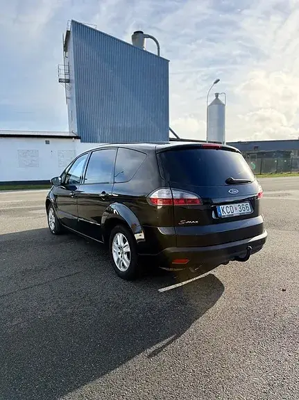 Ford S-Max 2010 photo 3
