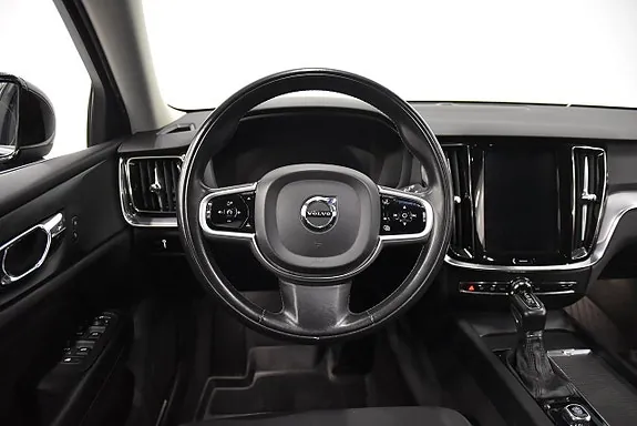 Volvo V60 2019 photo 2