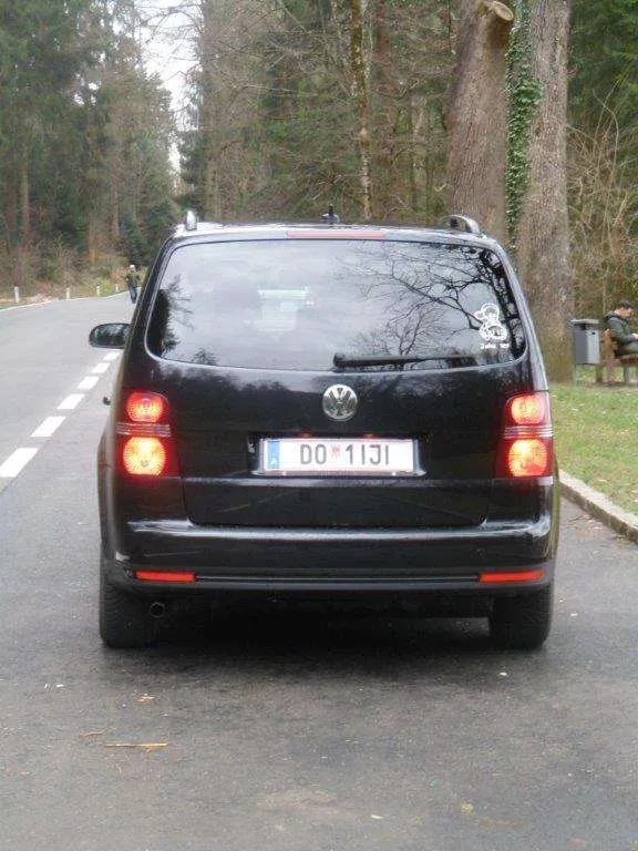Volkswagen Touran 2008 photo 3