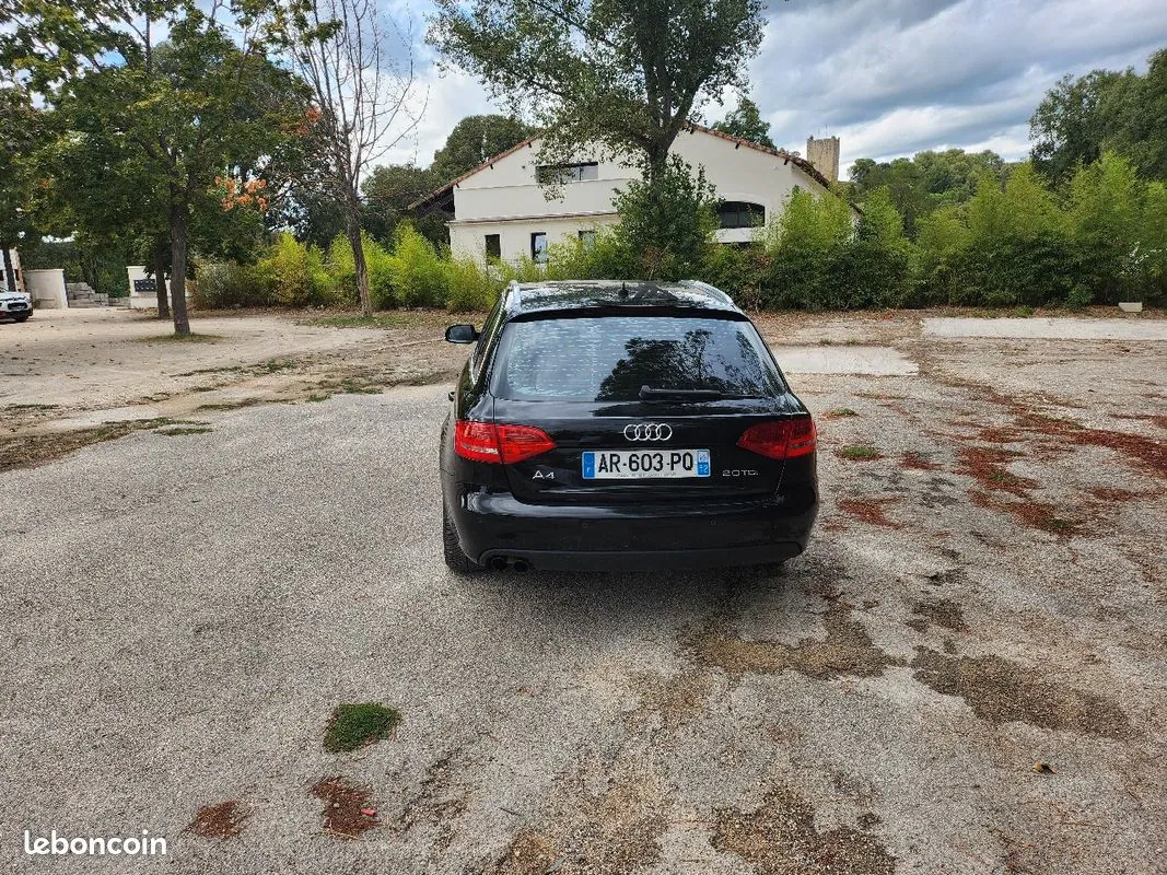Audi A4 2010 photo 3