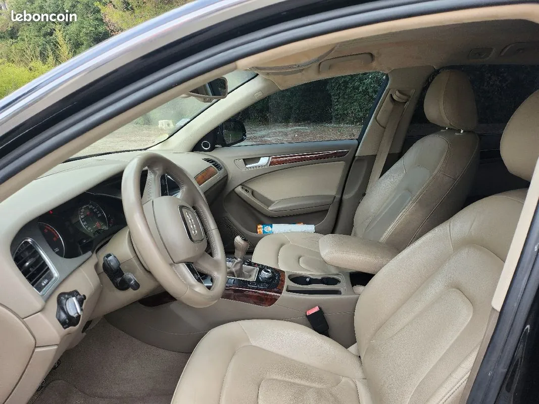 Audi A4 2010 photo 2