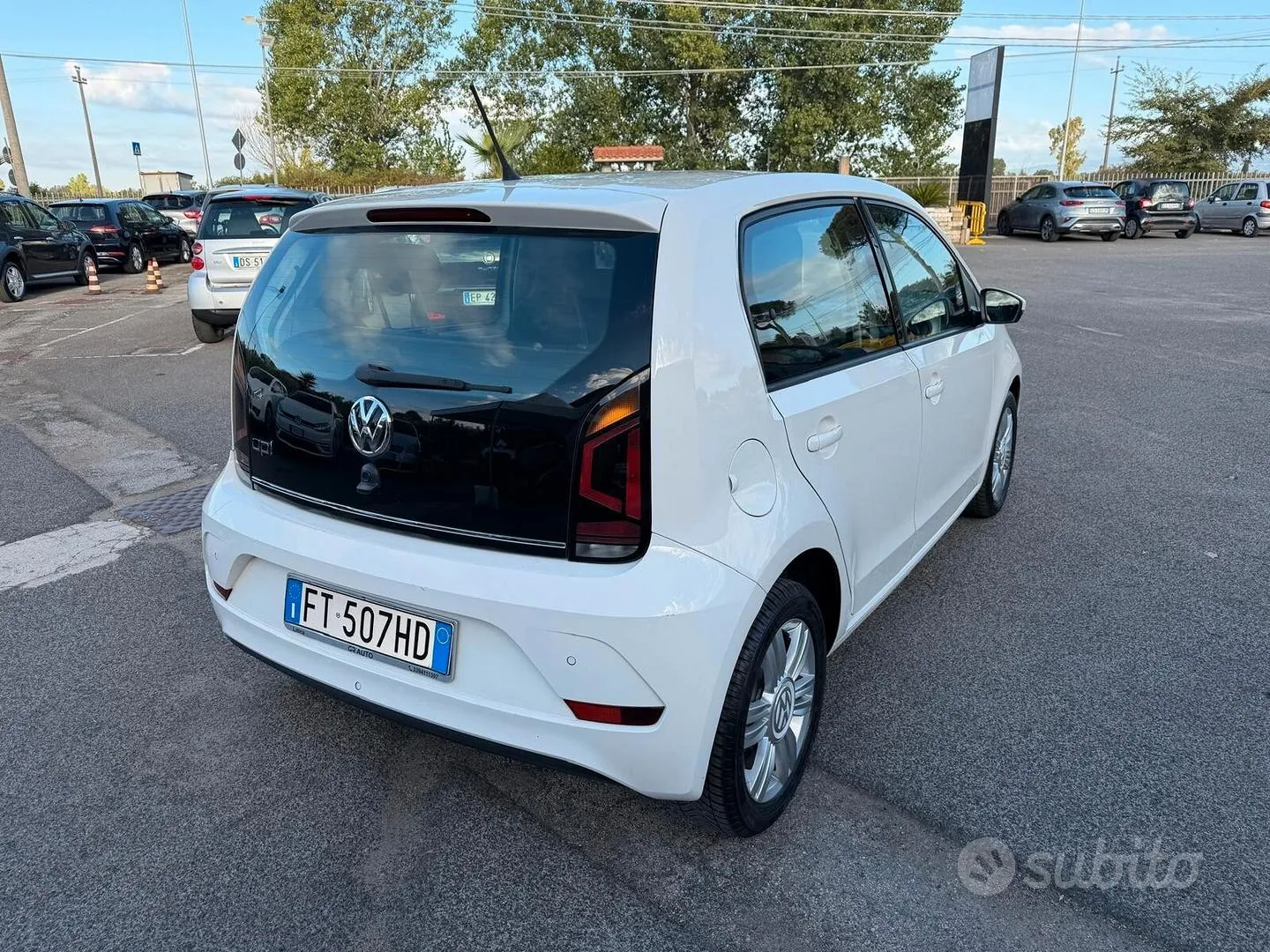Volkswagen Up 2018 photo 3