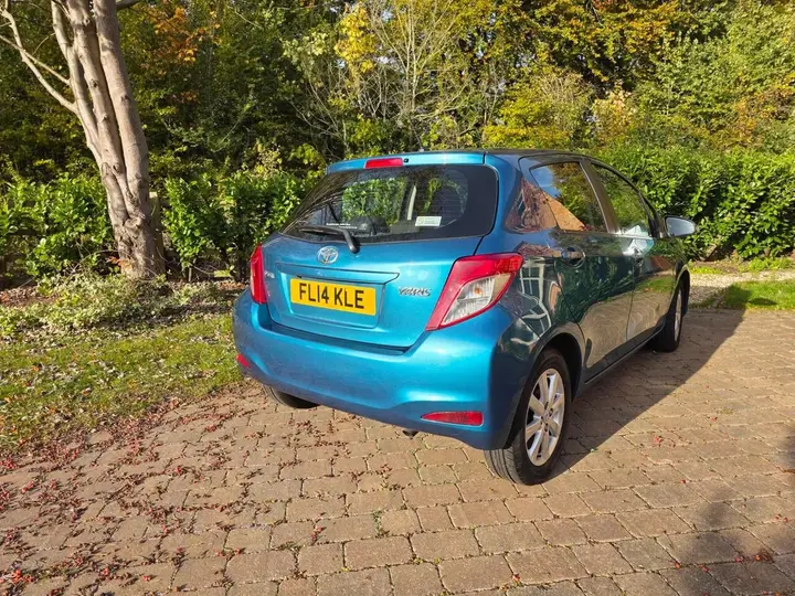 Toyota Yaris 2014 photo 5