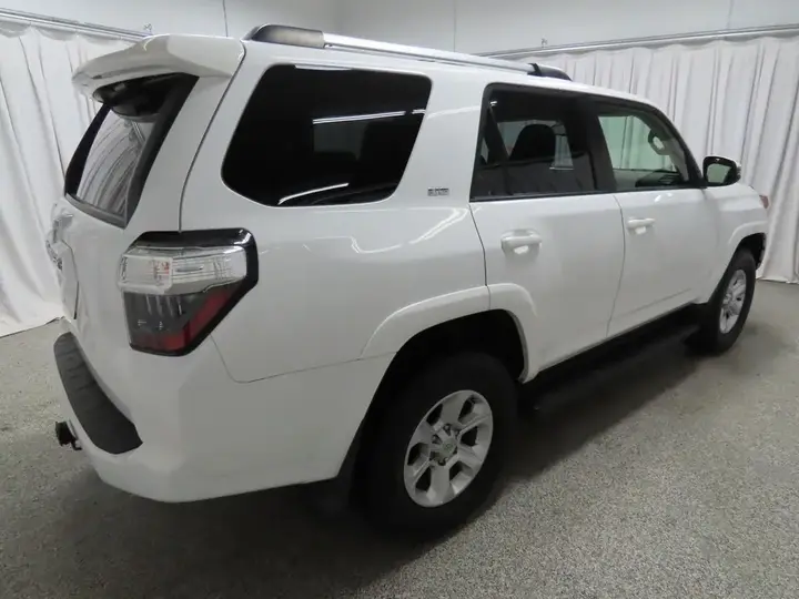 Toyota 4Runner 2022 photo 3