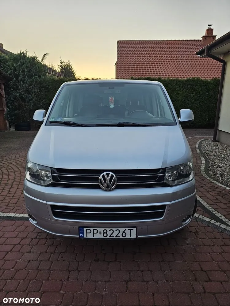 Volkswagen Multivan 2010 photo 2