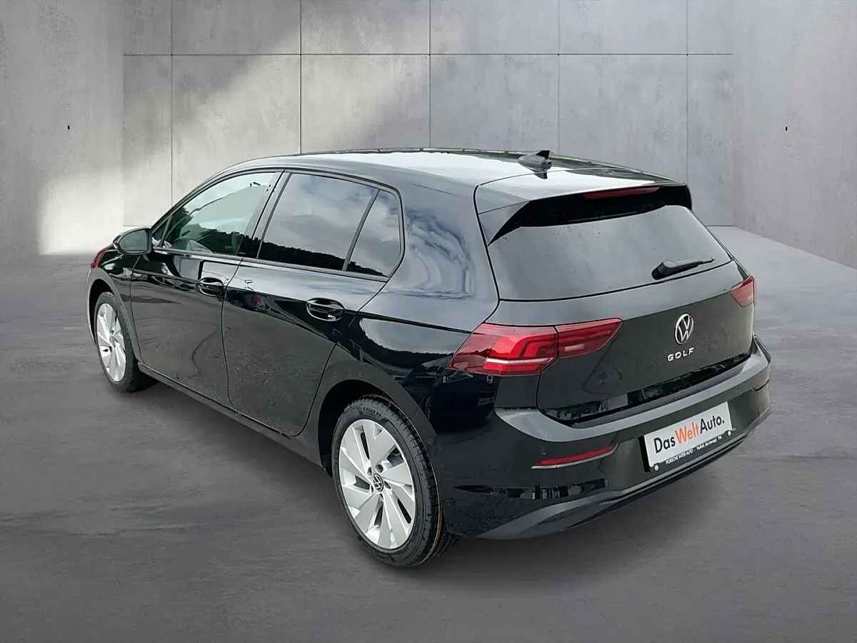Volkswagen Golf 2026 photo 3