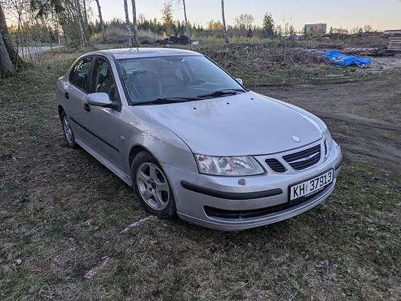 Saab 9-3 2005 photo 2