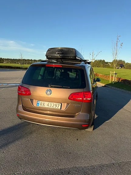 Volkswagen Sharan 2012 photo 2