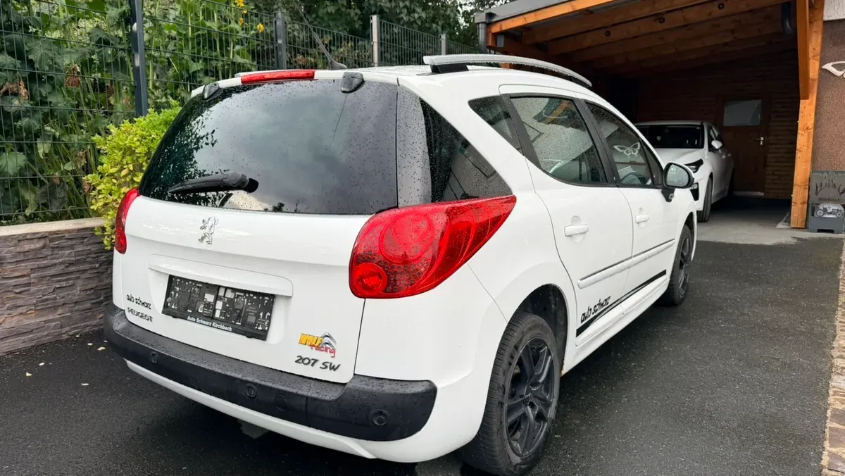 Peugeot 207 2009 photo 2