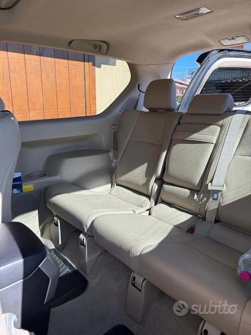 Toyota Land Cruiser 2011 photo 5