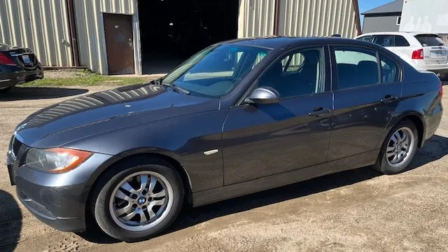 BMW 323I 2007 photo 3