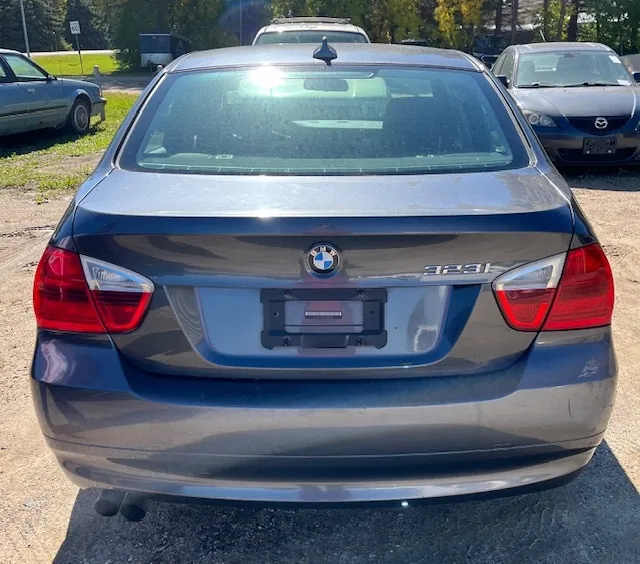 BMW 323I 2007 photo 4