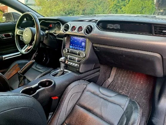 Ford Mustang 2021 photo 3
