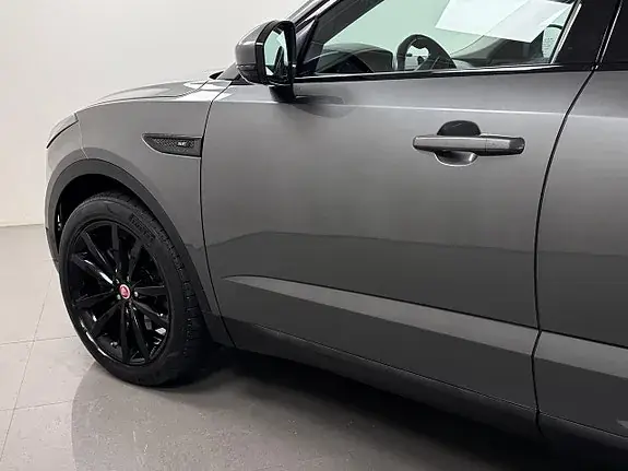 Jaguar E-Pace 2020 photo 3