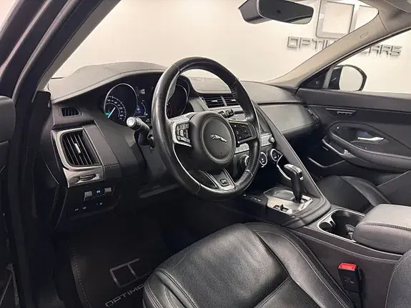Jaguar E-Pace 2020 photo 5