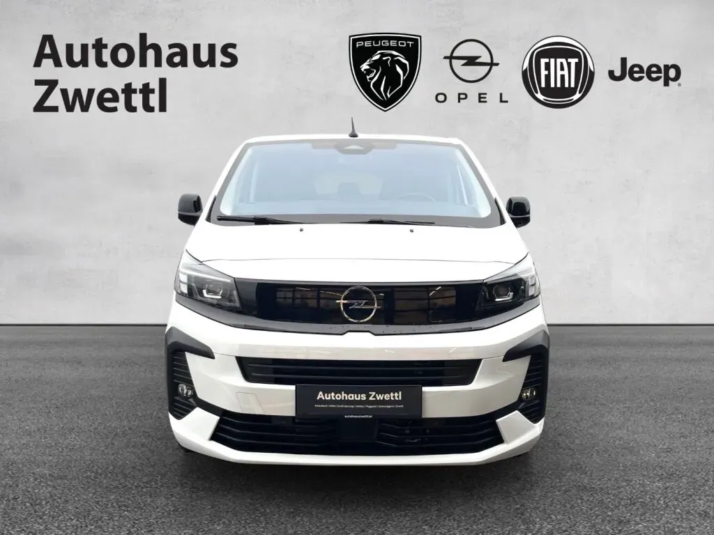 Opel Zafira 2025 photo 2