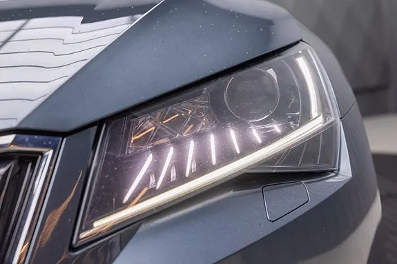 Skoda Superb 2017 photo 5