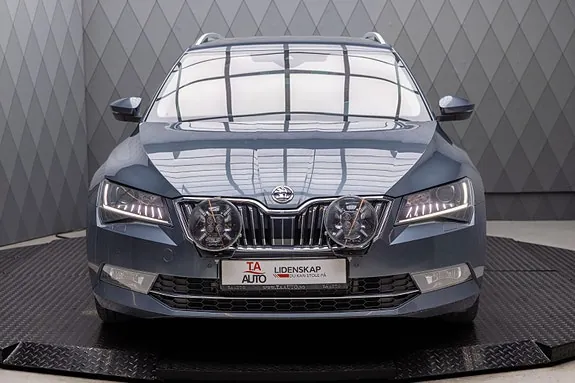 Skoda Superb 2017 photo 4