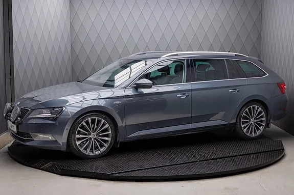 Skoda Superb 2017 photo 2