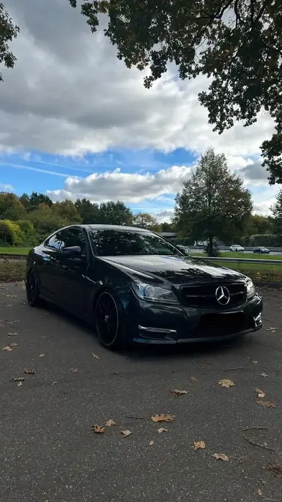 Mercedes-Benz C220