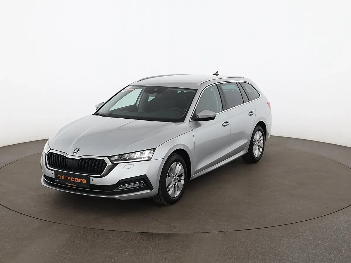 Skoda Octavia 2022 photo 2
