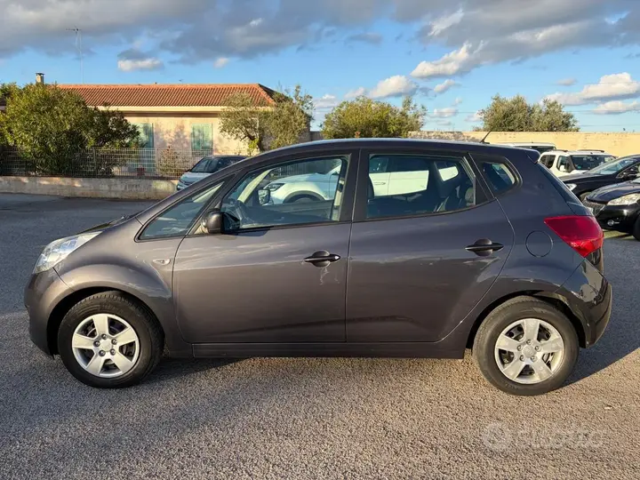 Kia Venga 2014 photo 4