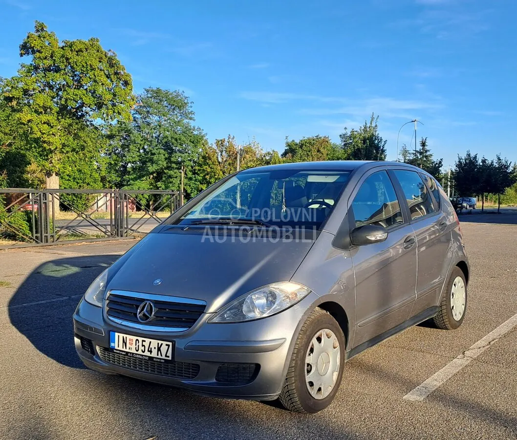 Mercedes-Benz A180