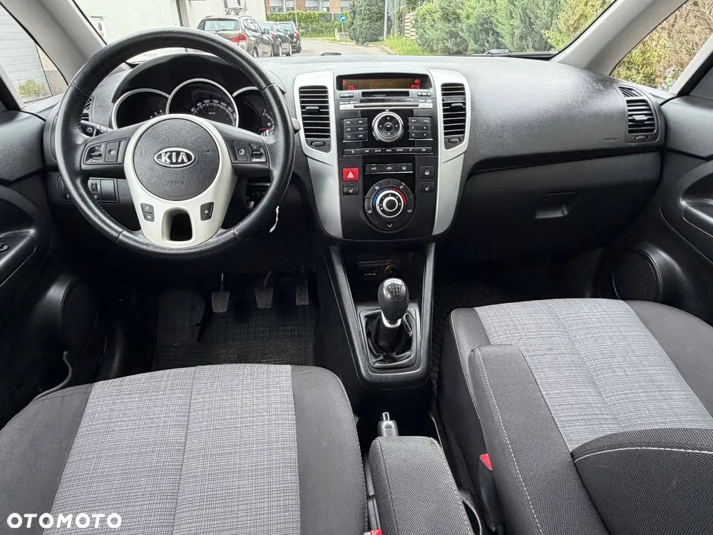 Kia Venga 2011 photo 4