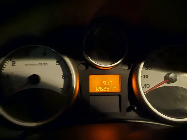 Peugeot 207 2008 photo 2