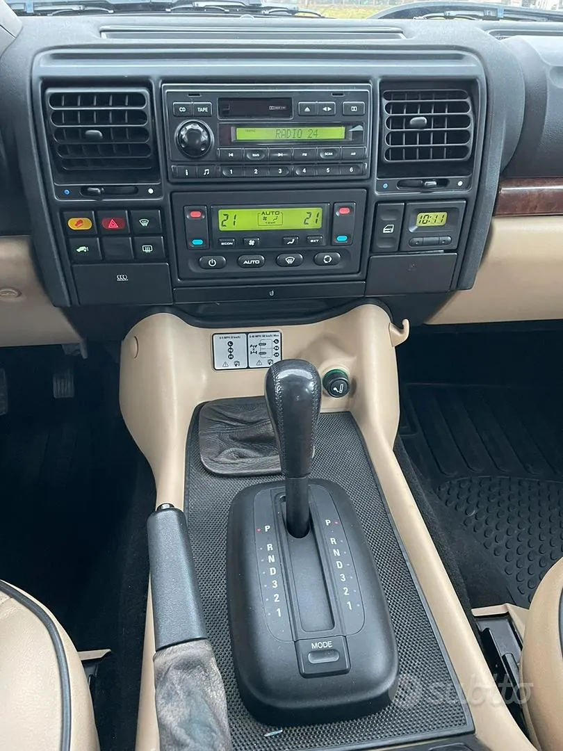 Land Rover Discovery 2003 photo 3